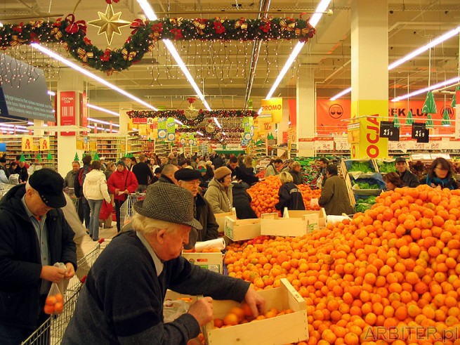 Zakupy w markecie - cytrusy. Wykupią wszystko. Pomarańcze w cenie 2,5PLN - chyba ...